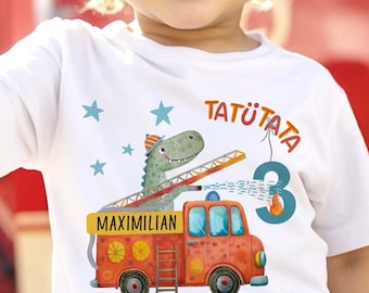 Personalisiertes Geburtstagsshirt Junge mit Feuerwehr & Dino | T-Shirt mit Namen Zahl zum 2. 3. 4. 5. 6. Geburtstag, Dinosaurier Sweatshirt