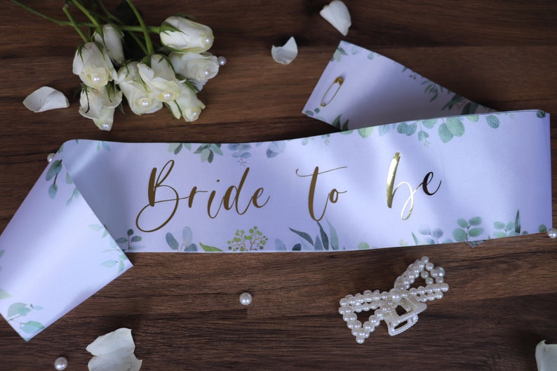 Bride to be sash, Hen Party Sash, Bachelorette Party Sash, Sage green sash, Bride Sash, Floral bride sash, Future Mrs sash, sash for bride, Bride to be