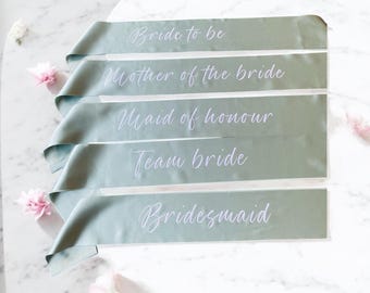 Weise Braut, die Schärpe ist: Personalisiertes Hen Party Accessoire