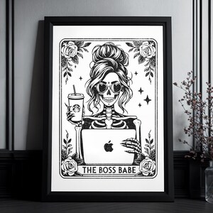 Lámina artística de la carta del tarot "La Jefa" | Lámina artística de alta calidad | Arte mural gótico | Regalo para mujeres de negocios | Pequeñas empresas | Decoración mural para oficinas