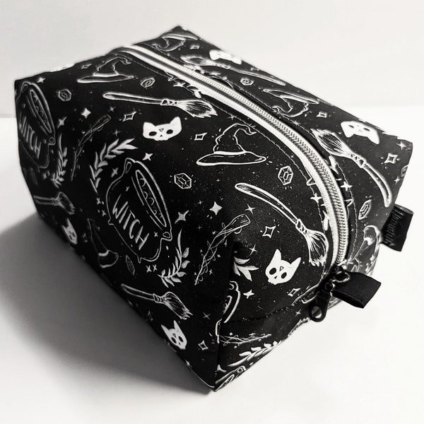 Gothic Box Pouch | Boxy Pouch | Alternative Design | große Gothic Kosmetiktasche | Witch Lover | Occult Design | Stiftetasche | Reisetasche