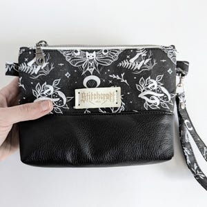 Kleine Kosmetiktasche mit Handschlaufe | Gothic Schminktasche | "Forest Witch" Makeup Pouch | Reise-Organizer | Witchy Bag | Wasserdicht