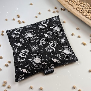 Almohada de hueso de cerezo "La Vidente" | Almohada de cereales Mystic Design | Almohadilla térmica | Decoración del hogar gótico | Regalo para el grunge alternativo caprichoso gótico