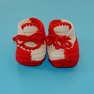 Zapatillas de bebé de ganchillo para niñas, elegantes zapatillas de bebé de ganchillo, zapatos de bebé hechos a mano, regalo de zapatos para recién nacidos.