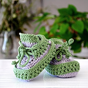 Crocheted baby booties , baby shoes , crochet sneakers , baby shower gift , crochet baby shoes , crochet booties, newborn shoes