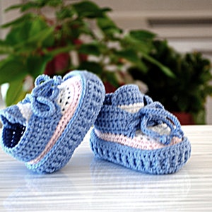 Crocheted baby booties , baby shoes , crochet sneakers , baby shower gift , crochet baby shoes , crochet booties, newborn shoes