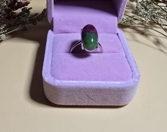 Verstellbarer Rubin Zoisit Ring aus Sterlingsilber