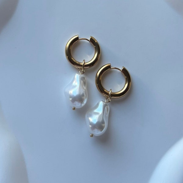 Süßwasser-Perlenohrringe in Gold: Zeitlose Perlenohrringe Eleganz mit handgefertigten Creolen für besondere Anlässe und den Alltag