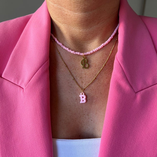 Personalisierte Buchstabenkette – Goldkette als besonderes Geschenk für Frauen.Trendige Necklace Mode mit individueller Geschichte. GiftIdea