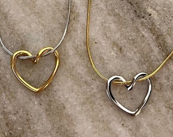 New fashion heart necklace in 4 variants - gold & silver chains with matching pendants for an elegant retro look for women.