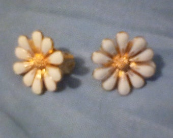 Daisy Clip Ons