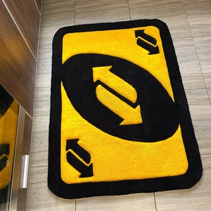 Tappeto Uno - Tappeto Uno trapuntato a mano, giallo e nero, decorazione per sala giochi, tappeto per cameretta, tappeto per cameretta, tema gioco da tavolo, arredamento boho per la casa