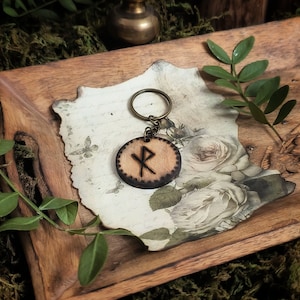 Llavero personalizado | Colgante de madera| Colgante de runa | Colgante de letras | hecho a mano