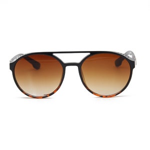 Lunettes de soleil polarisées Rivet Punk uniques, marque de luxe pour femmes, cadre de bouclier noir, lunettes de soleil rondes, nuances Hip Hop féminines Tortoises