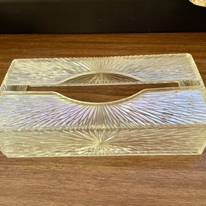 Vintage 1960s/1970s clear acrylic/lucite Tissue Box cover with Starburst design. Mid Century decor.