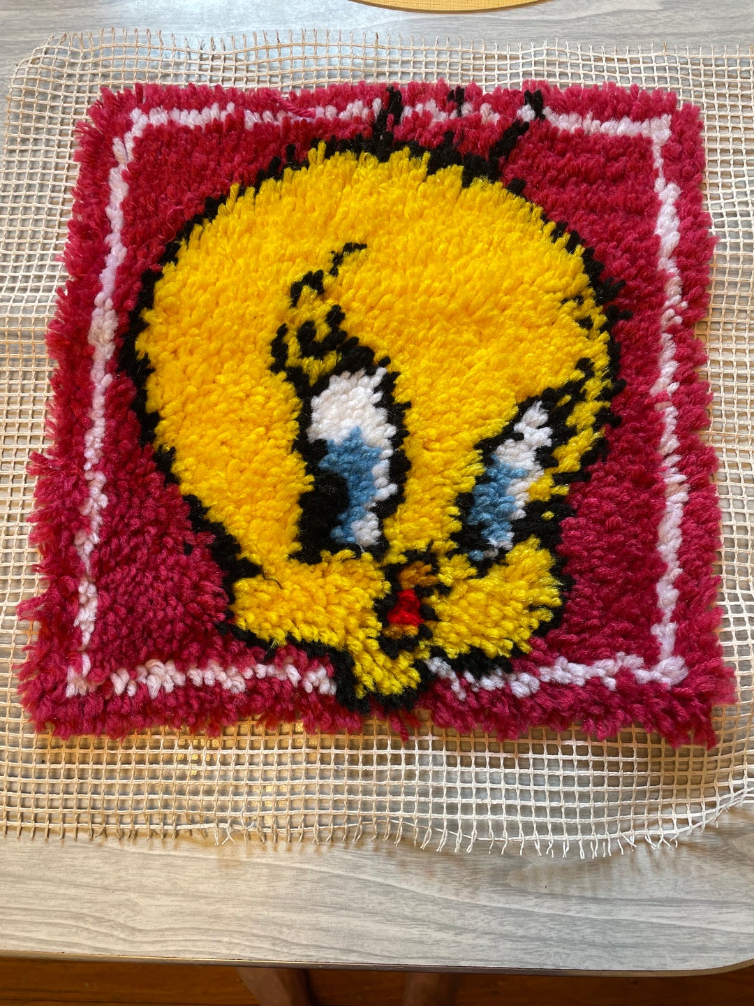 トゥイーティー ウォールフック 1999 レトロ #1 Vintage Tweety Bird Latch Hook Wall Hanging. 13x13 Size