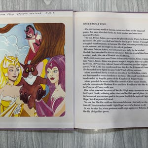 Vintage 1980s She-Ra Princess of Power The Queen of the Ball book. 1980s kids toys nostalgia. bild 2