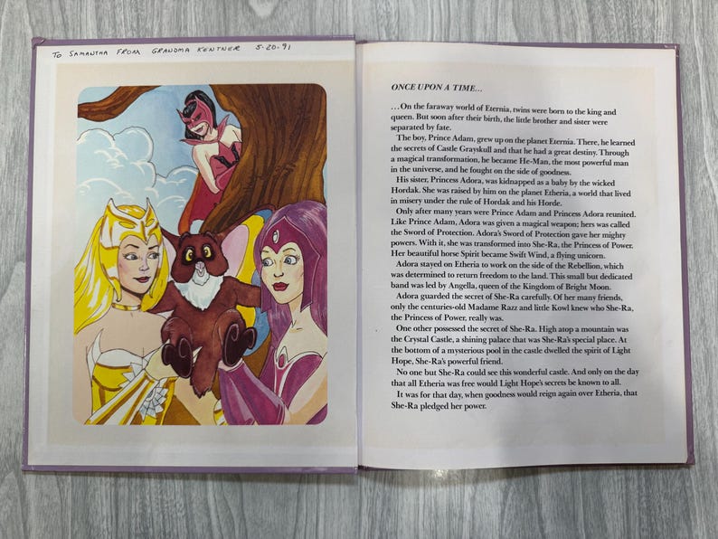 Vintage 1980s She-Ra Princess of Power The Queen of the Ball book. 1980s kids toys nostalgia. bild 2