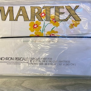 Vintage 70s floral twin flat sheet. Never opened. Groovy 70s bedding.