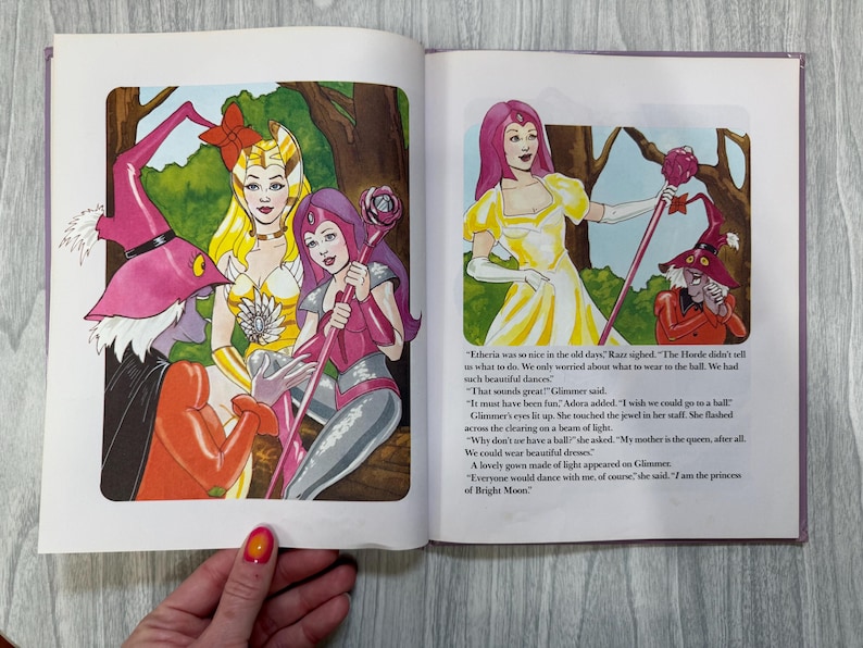 Vintage 1980s She-Ra Princess of Power The Queen of the Ball book. 1980s kids toys nostalgia. bild 6