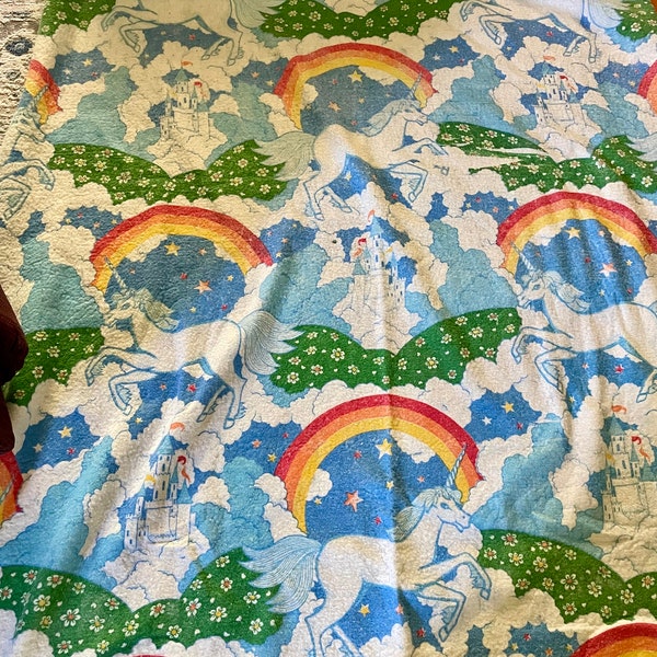 Vintage 1980s  Unicorns and Rainbows blanket. 85x70. Retro 80s kids bedding