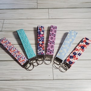 wristlet lanyard keychain, fabric key fob wristlet, keychain for women, wristlet strap for keys, lanyard key holder, girly keychain