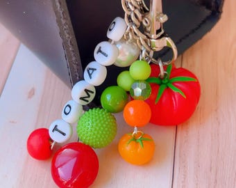 Llavero de tomate hecho a mano, abalorio único para bolso de verduras, regalo para jardineros.