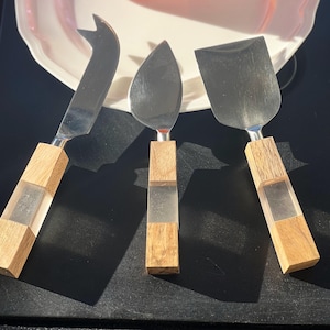 3pcs Cheese Knife Set - Natural Wood assembly with Clear Resin as the modern handle