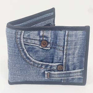 La billetera perfecta por su estilo y funcionalidad: Indigo Pocket Una billetera vaquera elegante y sostenible