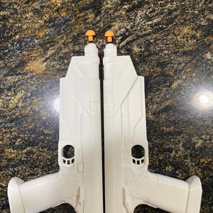 Les blasters Mandalorian Bo-Katan Westar 35 Kryze