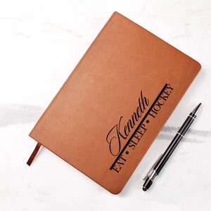 Aangepast lederen dagboek hockeythema | Gepersonaliseerde notitieboekje met hockeythema | Cadeau voor hockeyfan, cadeau voor hockeyspeler