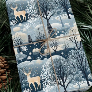 Carta da regalo con cervo Carta da regalo natalizia blu Carta da regalo ecologica Carta da regalo natalizia con foresta invernale Foresta di Natale innevata con cervo