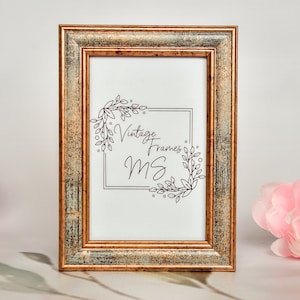 額縁 1970~ Wood Frame Vintage Poster Elegant Vintage Wood Frame. Gold and Dark Green Color
