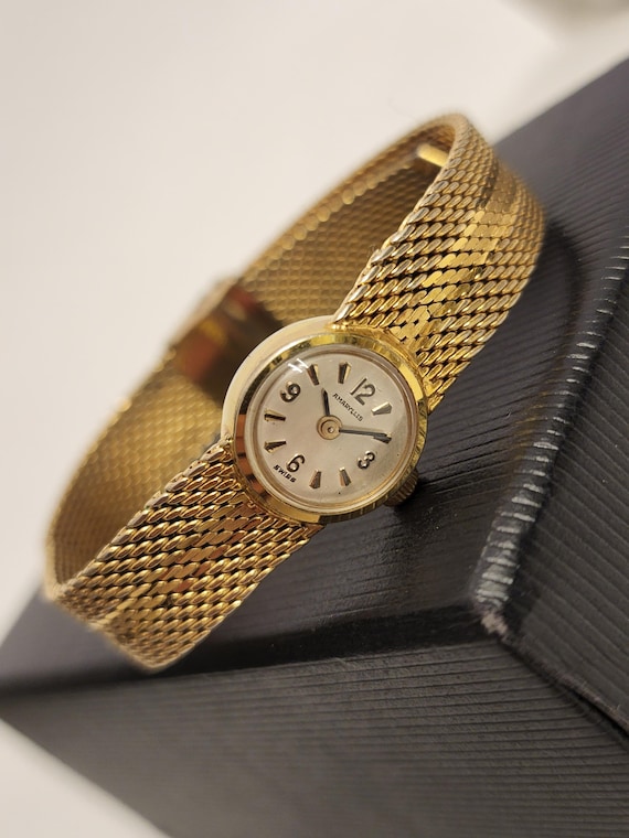 Vintage Womens Gold Watch Amaryllis Mechanical Manual Wind Watch On Mesh Adjustable Bracelet 1970s Minimalist Watch Gift For Her Gift For Ki