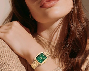 Oscar De La Renta Watch, Chunky Gold Link Bracelet, Green  display picture 1
