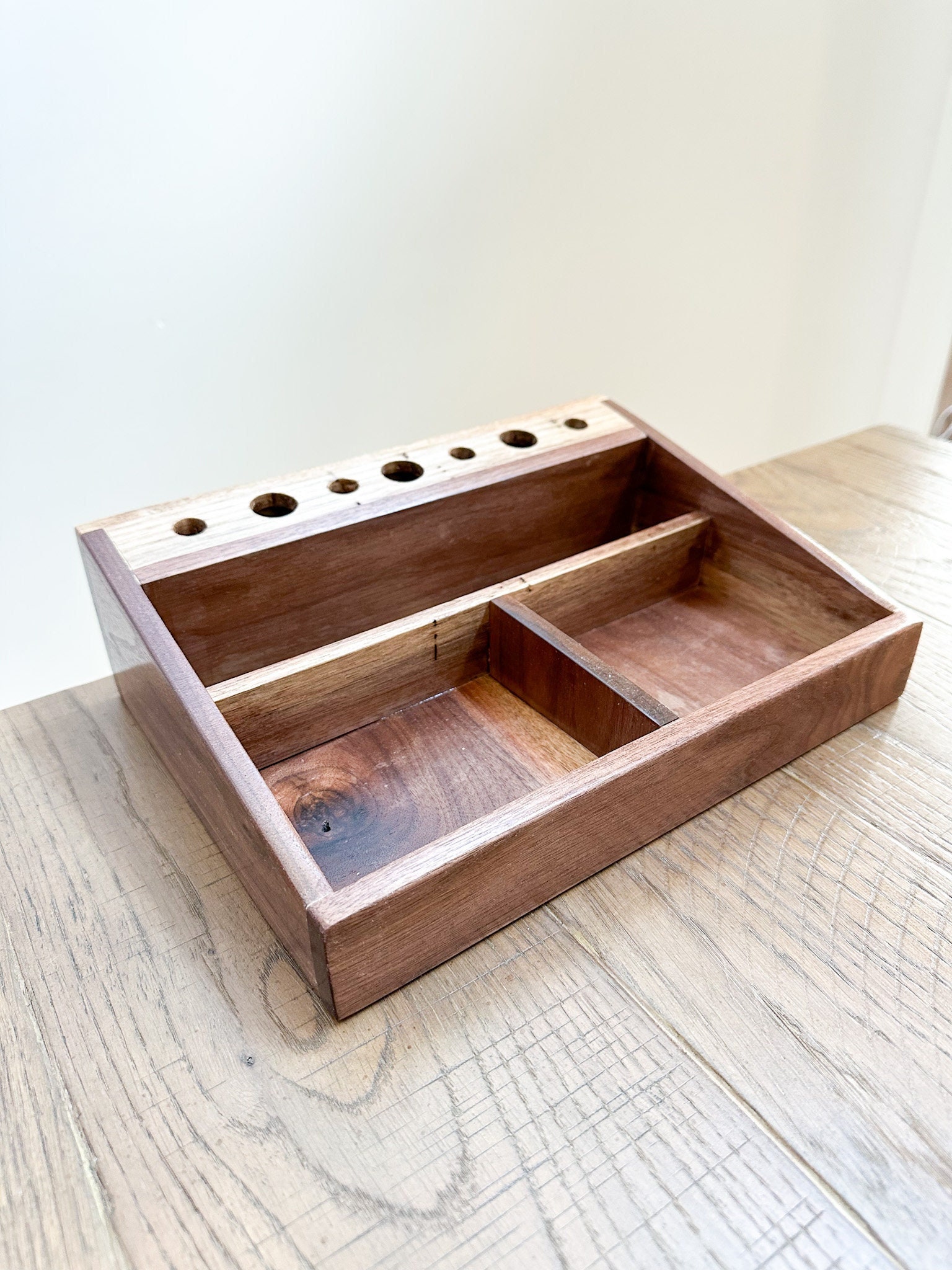 Caddy for Makeup – Free Woodworking Plan.com