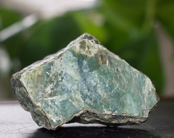 Natural Serpentine Stone - Raw and Untreated, Perfect for Crafting and Collecting