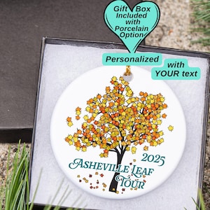 Gepersonaliseerde herfstboom kleurrijke bladeren aandenken ornament, herfstgebladerte vakantiereis souvenir, aangepaste Thanksgiving gastvrouw cadeau kerstbal