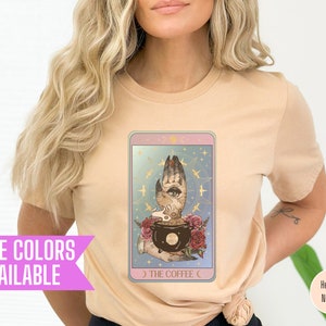 Chemise de carte de tarot, la chemise de carte de tarot de café, chemise de carte de tarot de brassage de sorcière de tasse de café, chacun aime une chemise de sorcière