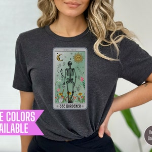 Chemise de carte de tarot amoureux des plantes, chemise squelette de jardinier, chemise d'amant de jardin, chemise de dame des plantes, chemise de jardinage