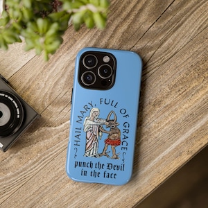 Weesgegroet, sla de duivel in het gezicht Telefoonhoesje, iPhone, Google Pixel, Samsung Galaxy, katholiek, priester, diaken, cadeau, grappig