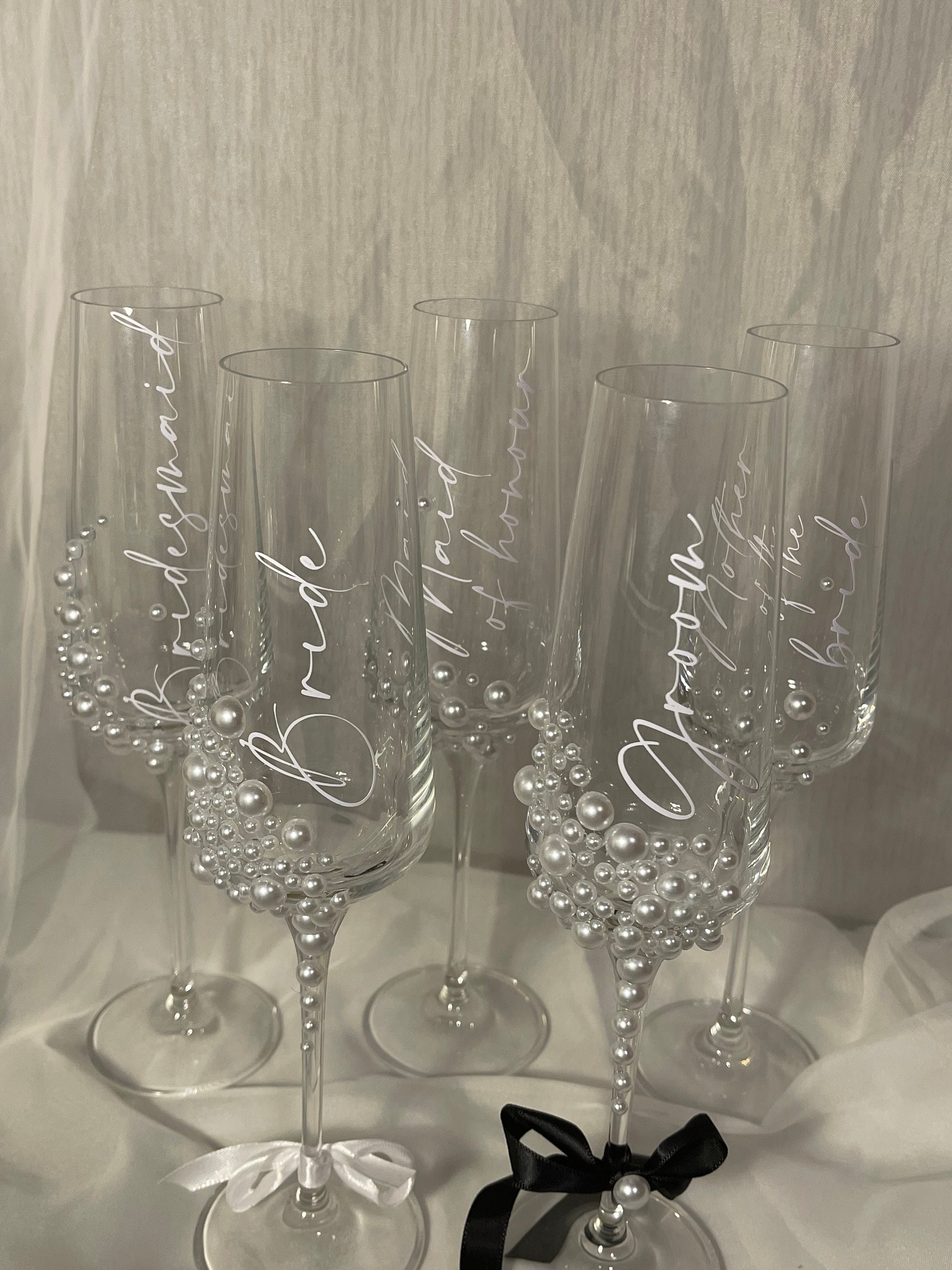 Personalised Wedding Pearl Champagne Flutes| Mr & MRS Champagne Flutes | Personalised Engraved Future Mrs/Lucky Mr | Engagement Champagne Flute Glass Set | Engagement Gifts | Engaged Couple Gift Set| Hen Party Gift