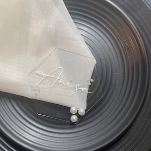 Tarjeta de lugar con nombre personalizada de vinilo perlado