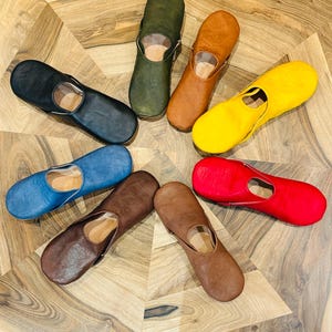 Handgefertigte marokkanische Hausschuhe || Unisex-Lederhausschuhe, Belgha, naturfarben gefärbte Lederhausschuhe