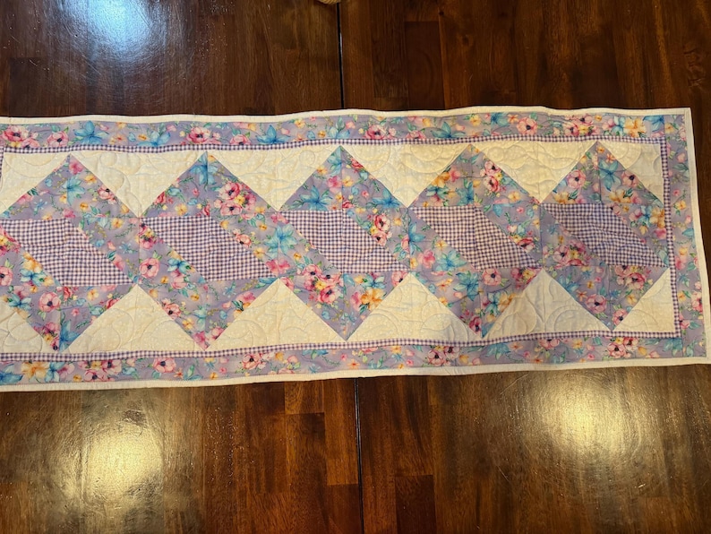 Handmade Easter Table Runner – Quilted Spring Floral Pastel Decor afbeelding 3
