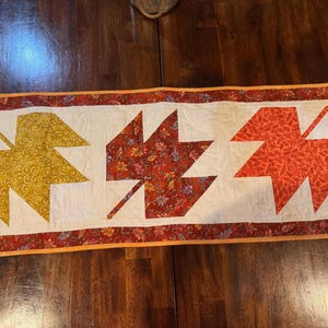 Fall Table Runner Quilted – Autumn Leaves Thanksgiving Table Decor image 1