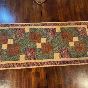 Chemin de table rustique en patchwork d'automne - Déco de ferme d'automne faite main image 1