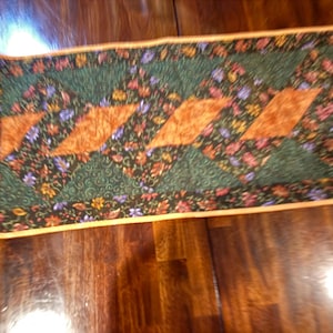 Fall Quilted Table Runner – Handmade Autumn Floral Harvest Decor for Thanksgiving & Farmhouse Table image 1