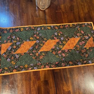 Fall Quilted Table Runner – Handmade Autumn Floral Harvest Decor for Thanksgiving & Farmhouse Table image 2