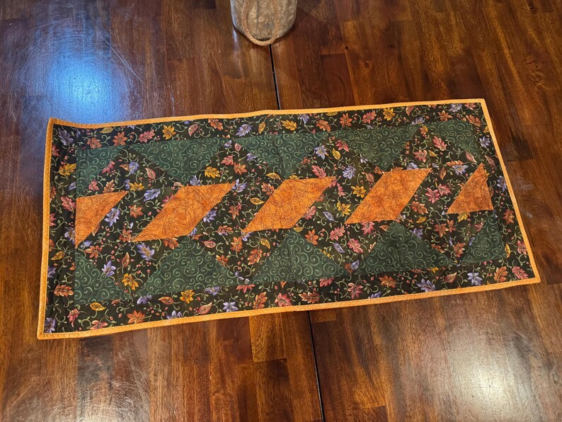 Fall Quilted Table Runner – Handmade Autumn Floral Harvest Decor for Thanksgiving & Farmhouse Table image 2